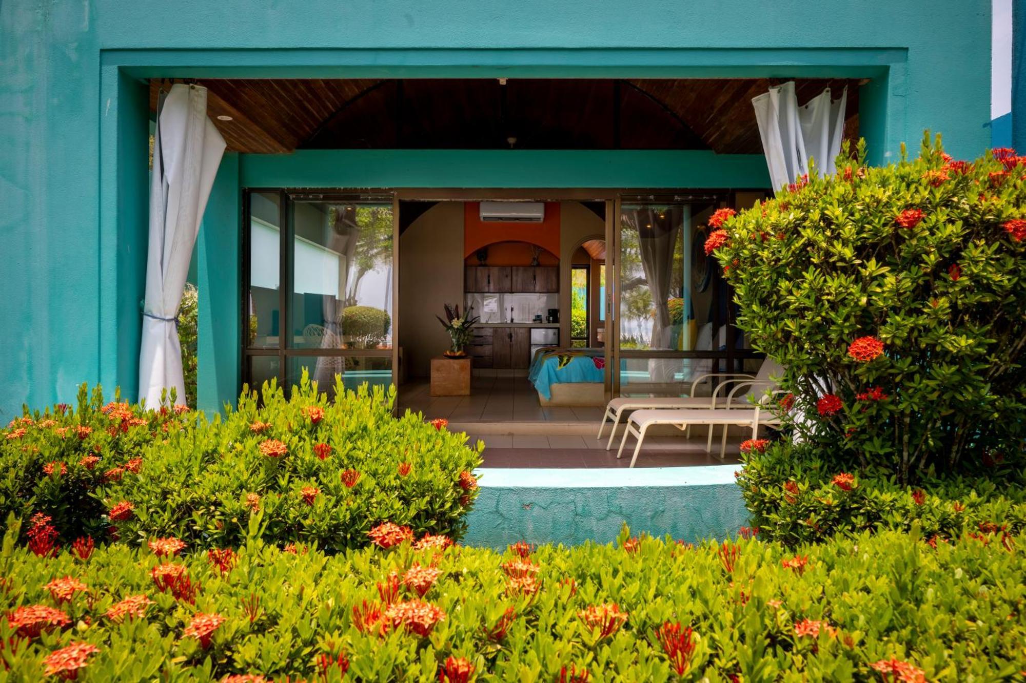 Alma Del Pacifico & 4* Esterillos Este